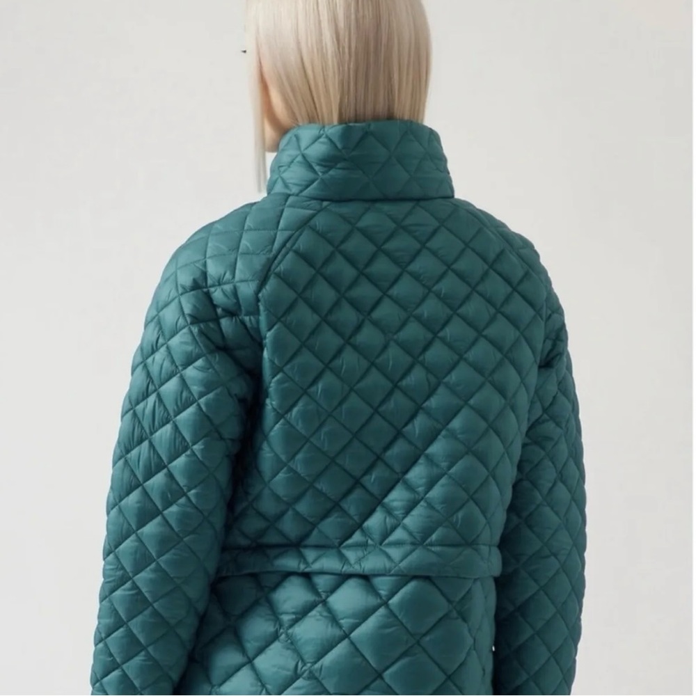Athleta whisper featherless quilted jacket. Size XL